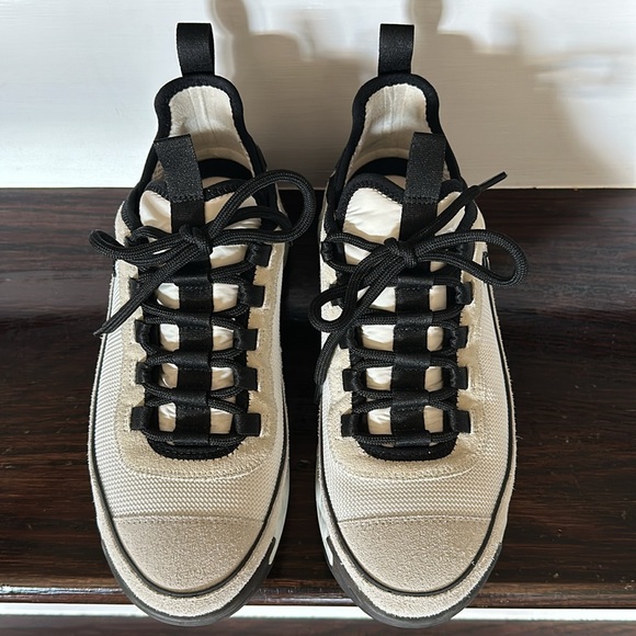 Chanel Sneakers 22S White Black - Picture 3 of 17
